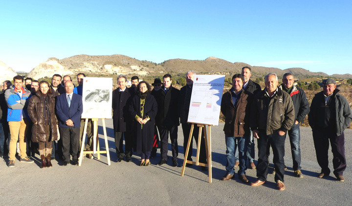 Presentación obras mejora carretera invernaderos flor Cehegín (Foto CARM)