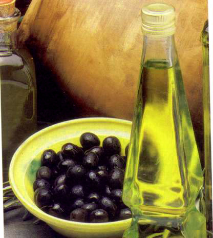 Aceitunas y aceite (Foto Mapama)
