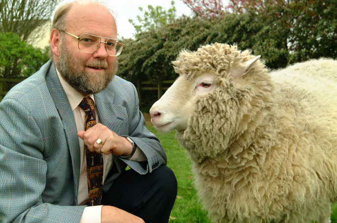 Prof Ian Wilmut padre Oveja Dolly (Roslin Institute Univ Edimburg CC)
