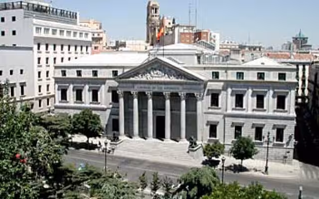 imagenes/w640/CongresodelosDiputadosFachadaFotoCongresodelosDiputados.jpg