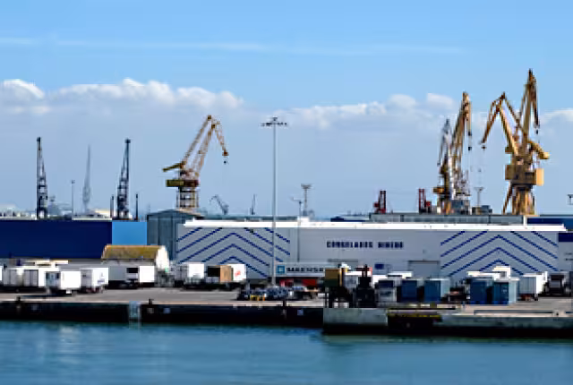 Terminal de Exportaciones del Puerto (Foto Junta de Andaluc&iacute;a).jpg