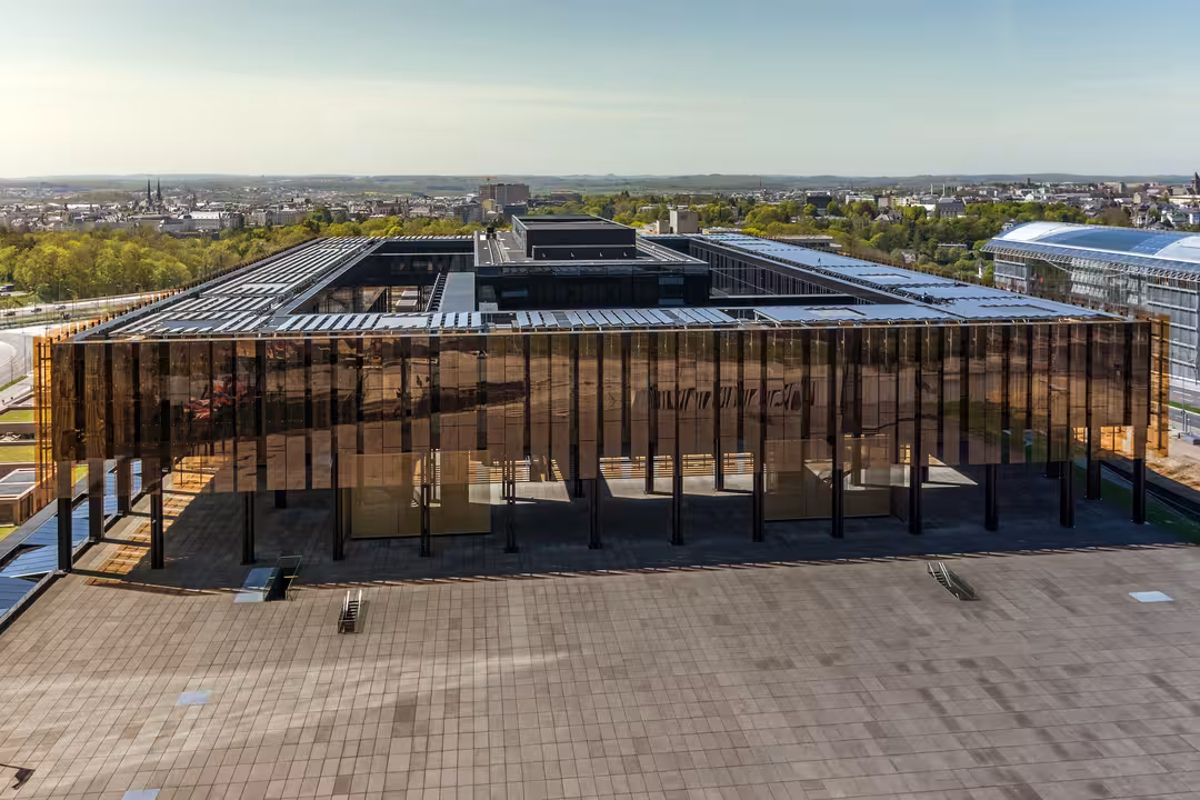 Anillo y explanada (Foto Tribunal de Justicia de la Uni&oacute;n Europea TJUE)
