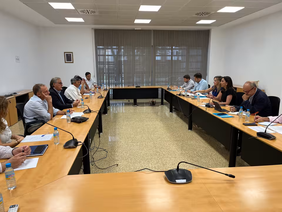 Sara Rubira se re&uacute;ne con Asaja Murcia (Foto CARM)