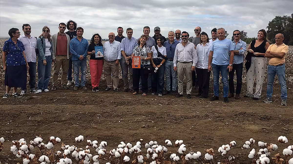 Visita del sector algodonero a campos de Andaluc&iacute;a (Foto Eucotton)