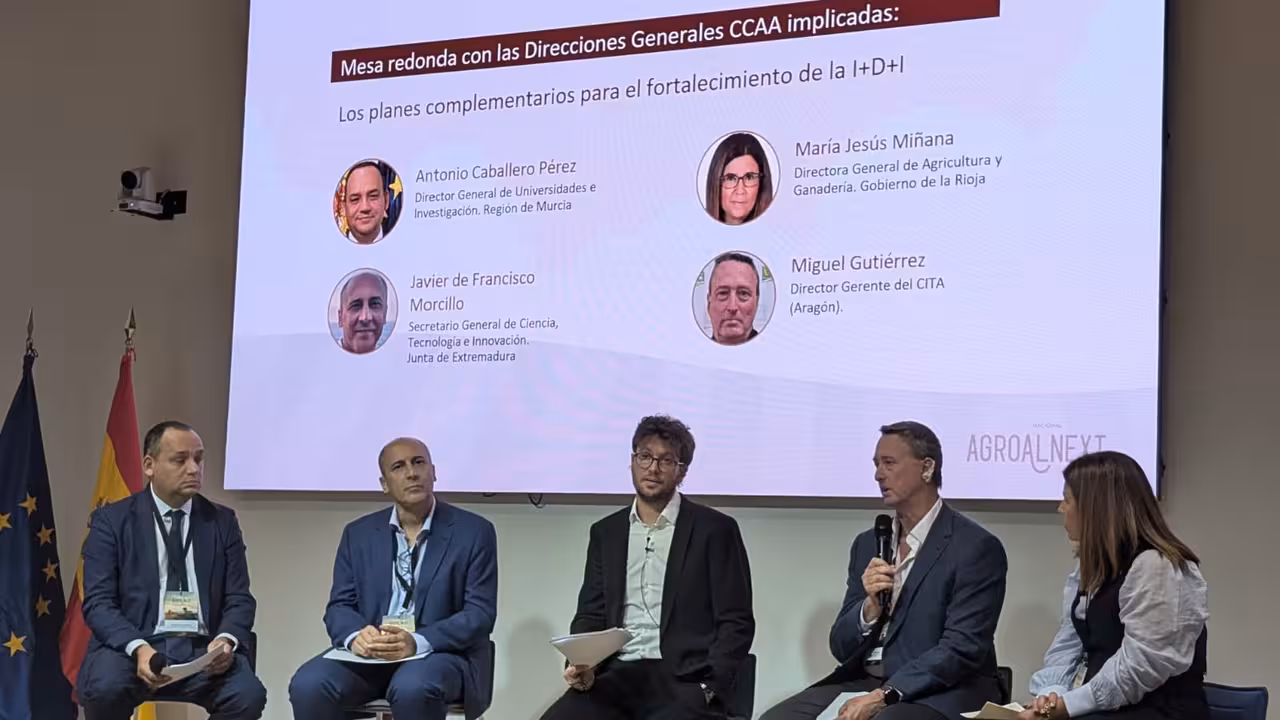 Mesa redonda de 'Los planes complementarios para el fortalecimiento de la I+D+I', durante la jornada nacional del proyecto Agroalnext (Foto CARM)