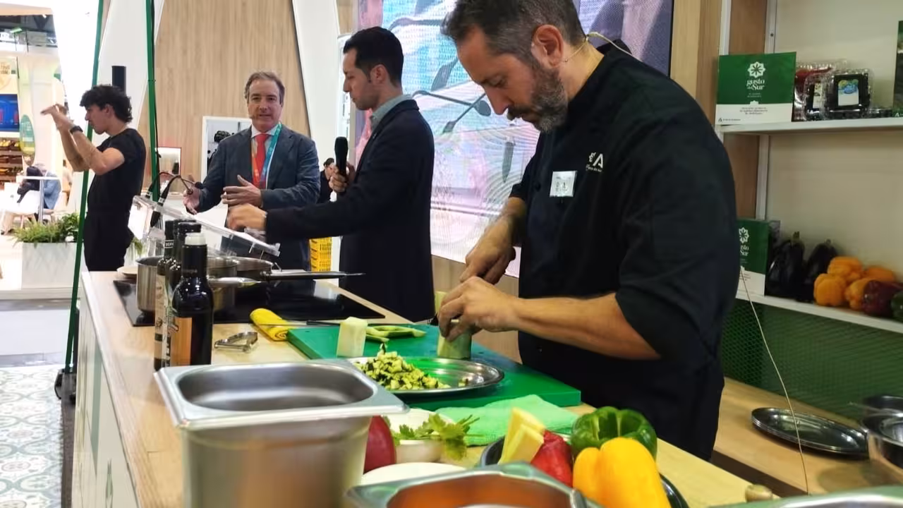Showcooking en Fruit Attraction 2024 (Foto Cooperativas AgroAlimentarias de Andaluc&iacute;a)