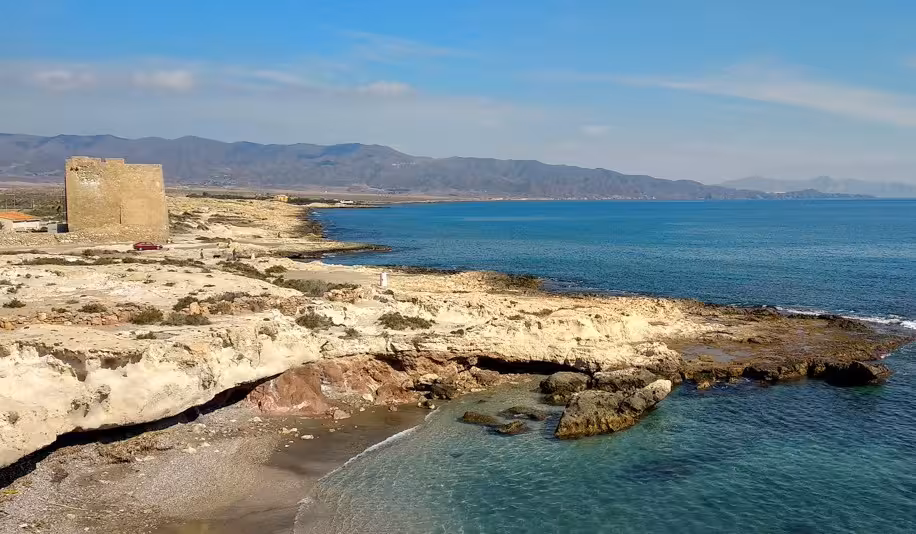 Dunas f&oacute;siles en el entorno de la Torre de Cope, en el Parque Regional de Cabo Cope y Puntas de Calnegre (Foto CARM).