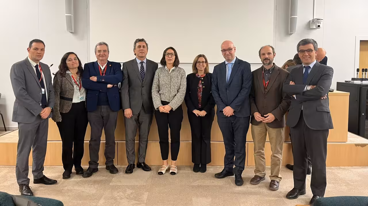 Reuni&oacute;n del Comit&eacute; Mixto de Frutas y Hortalizas, en Par&iacute;s

Reuni&oacute;n del Comit&eacute; Mixto de Frutas y Hortalizas, en Par&iacute;s (Foto MAPA)