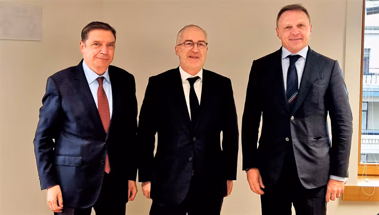 Reuni&oacute;n trilateral Espa&ntilde;a-Francia-Italia sobre pesca (Foto MAPA)