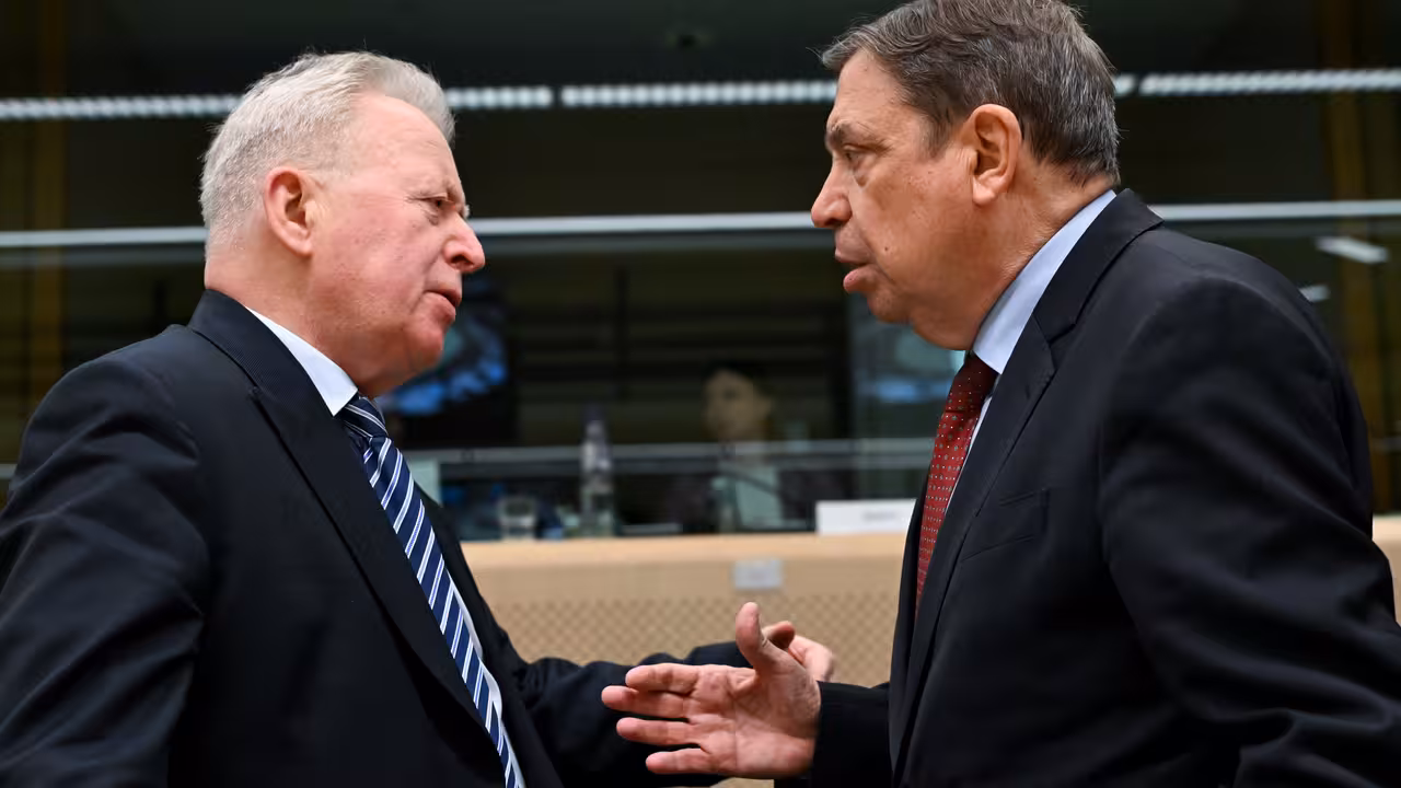 Comisario europeo Wojciechowski y Planas en la reuni&oacute;n de Agrifish (Foto MAPA)