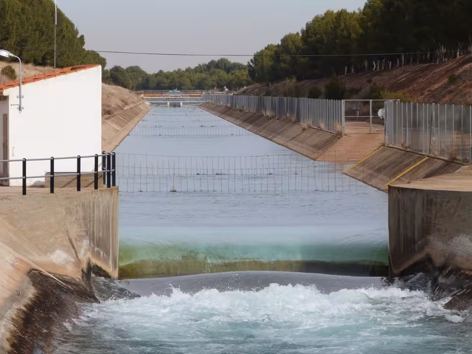 Canal del trasvase Tajo-Segura (Foto Miteco)