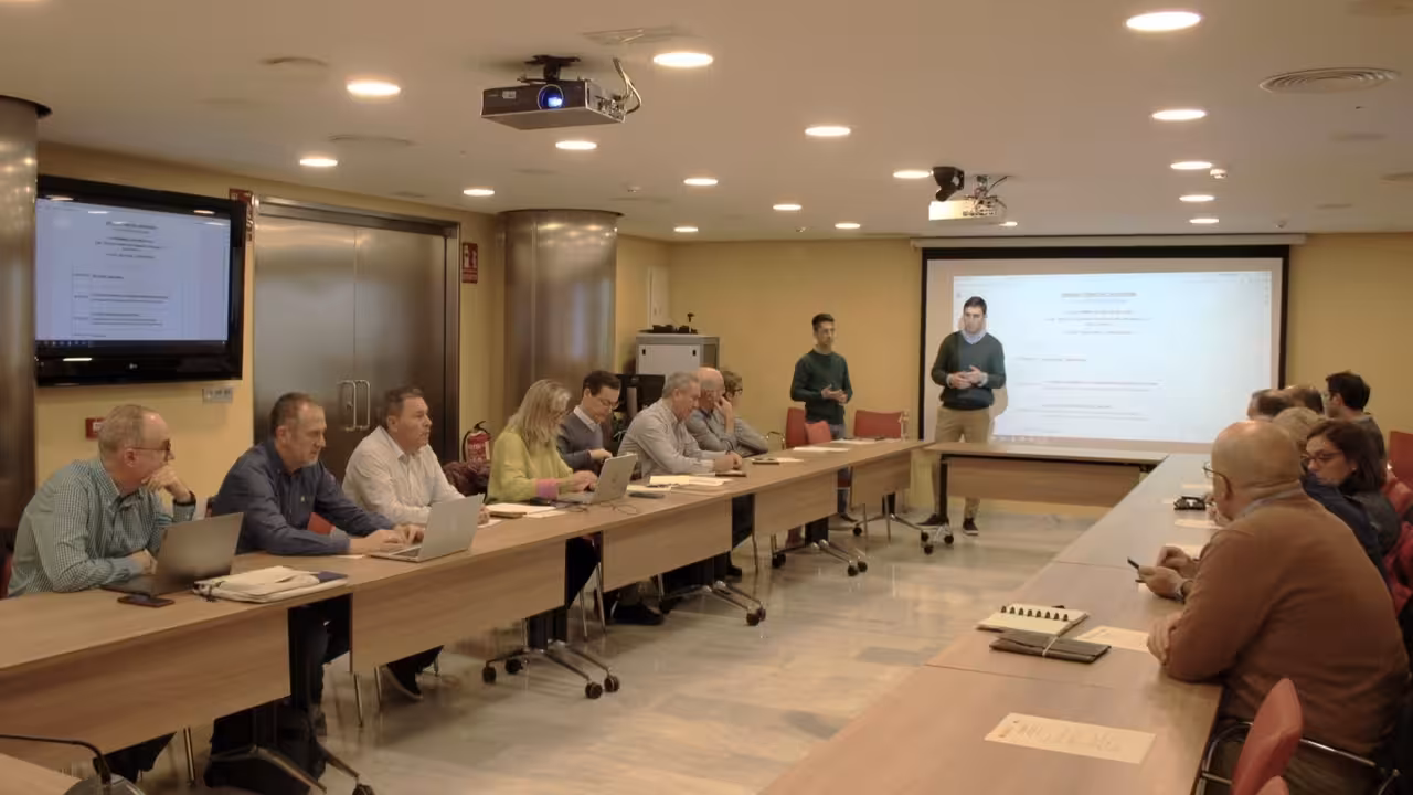 Reuni&oacute;n t&eacute;cnica sobre el SAIH en emergencias (Foto CHS)