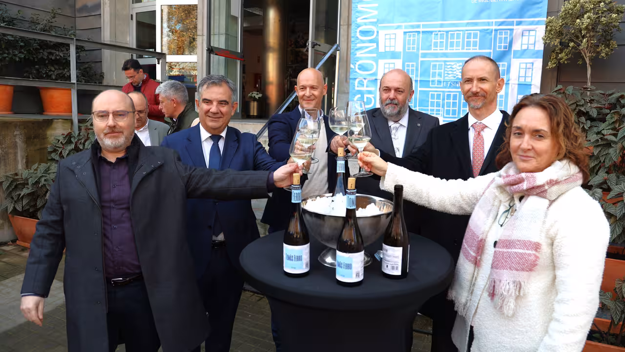 Presentaci&oacute;n de la nueva a&ntilde;ada del vino Tom&aacute;s Ferro (Foto UPCT)