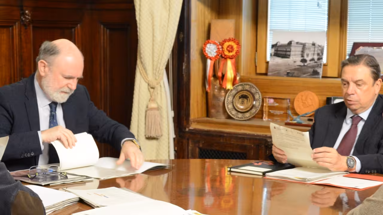 Planas se re&uacute;ne con el presidente de Tragsa para analizar las medidas de apoyo al sector agrario por la DANA (Foto MAPA)