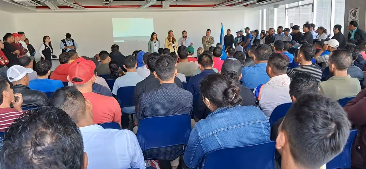 Selecci&oacute;n de trabajadores en Ecuador, Colombia y Honduras (Foto Freshuelva)