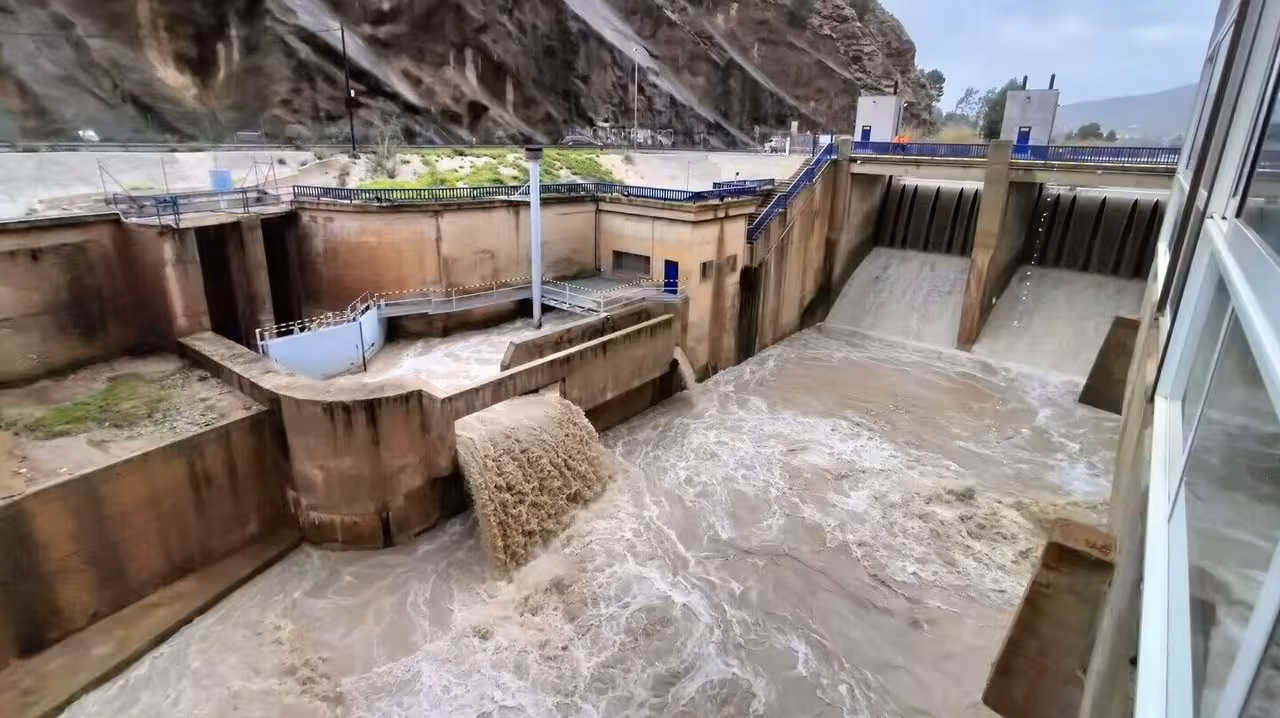 Desembalse controlado (Foto CHS)