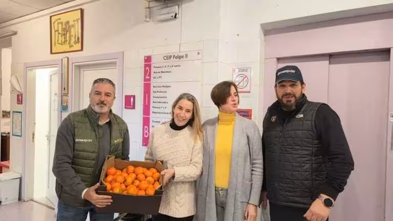 Entrega en el CEIP Felipe II de Madrid (Foto Proexport)