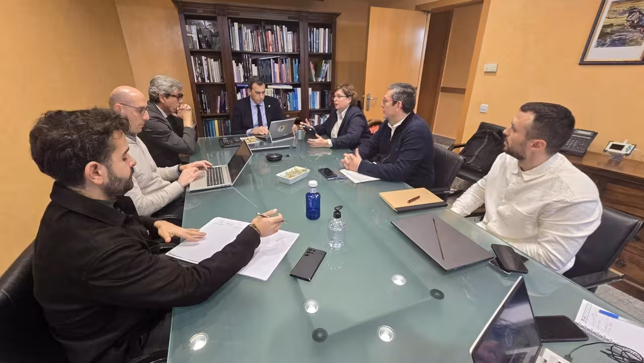 El Gobierno regional analiza con la Confederaci&oacute;n Hidrogr&aacute;fica del Tajo el impulso a infraestructuras hidr&aacute;ulicas para los municipios ribere&ntilde;os (Foto Gobierno de Castilla-La Mancha)
