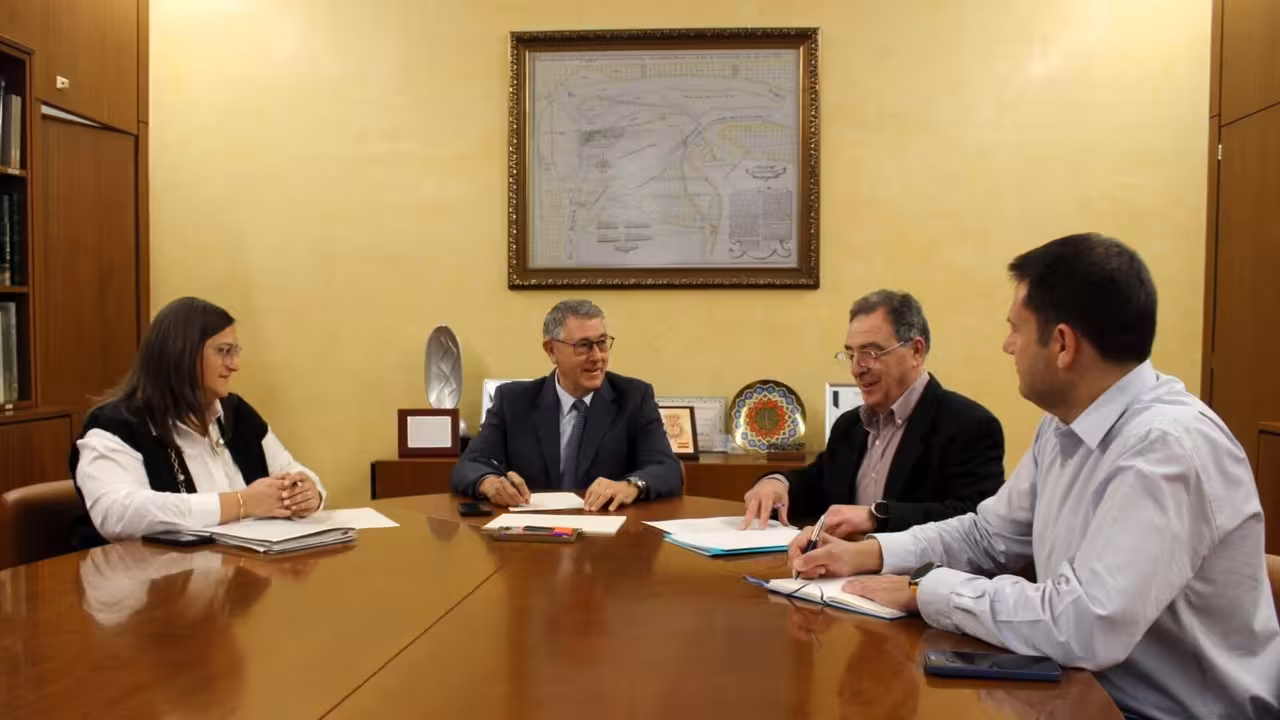 Reuni&oacute;n entre la CHS y direcci&oacute;n general del Agua de la Comunidad Aut&oacute;noma (Foto CHS)