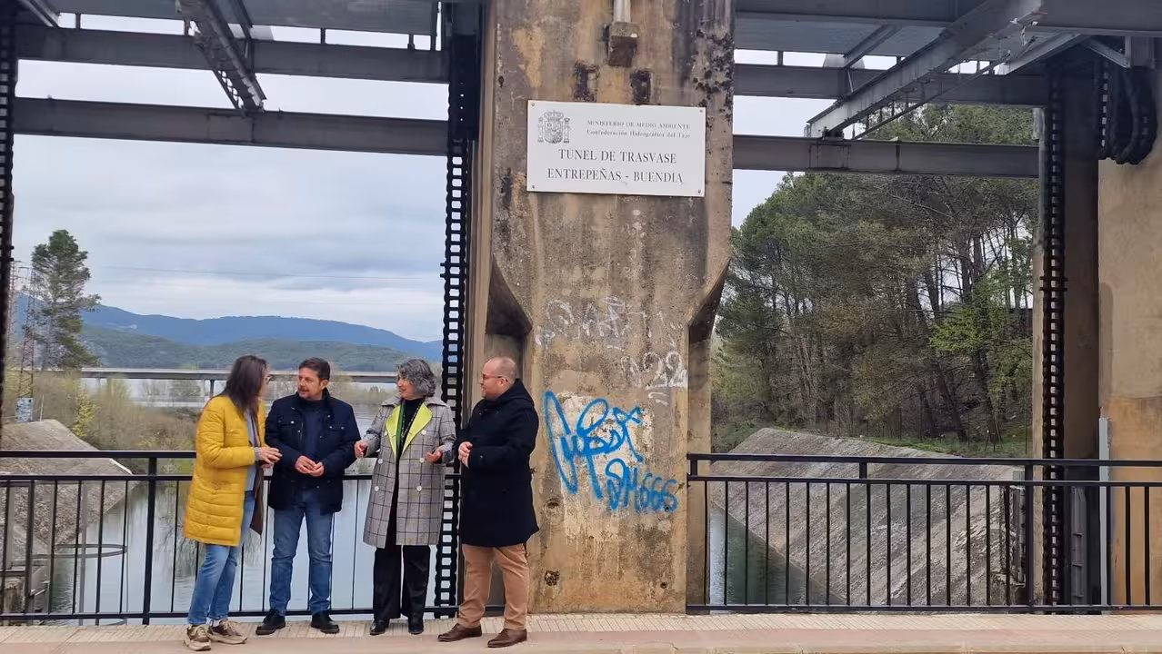 Consejera visita a los pantanos de la cabecera del Tajo (Foto Gobierno de CLM)
