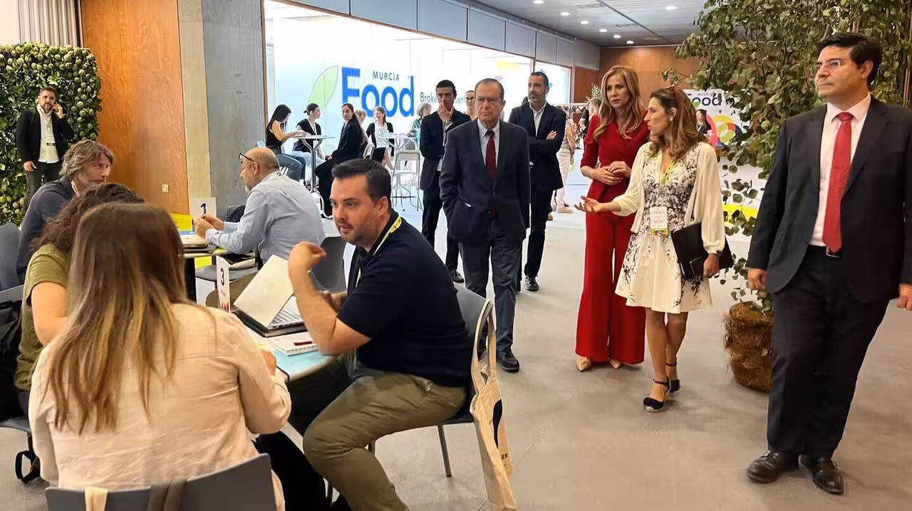 Visita a las mesas de trabajo de Murcia Food 2025 (Foto CARM)