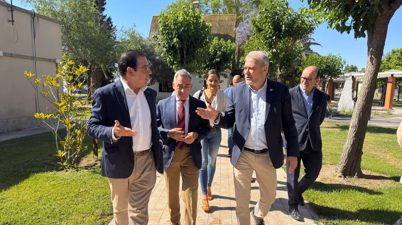Miguel Barrachina visita el Campus de la Universidad Miguel Hern&aacute;ndez en Orihuela (Foto Generalitat valenciana)