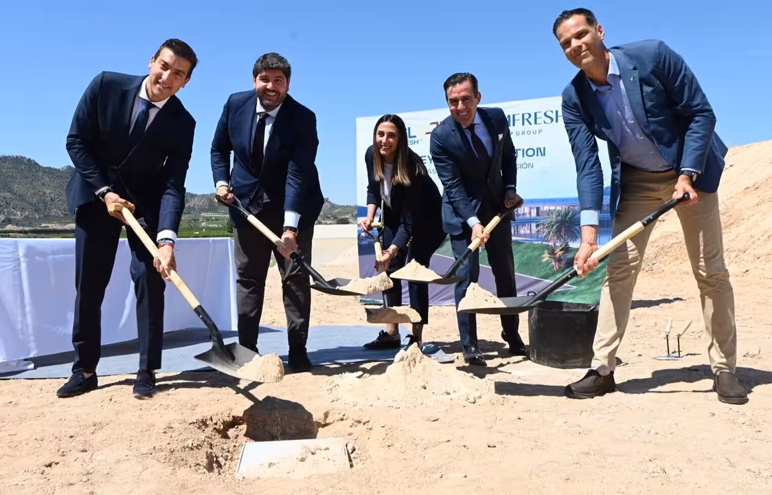 acto de inicio de las obras de las instalaciones de la empresa Bloom Fresh en Blanca (Foto CARM)