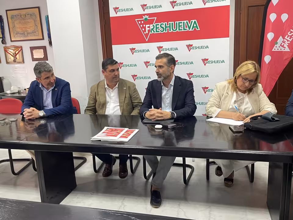 Visita de Freshuelva (Foto Junta de Andaluc&iacute;a)