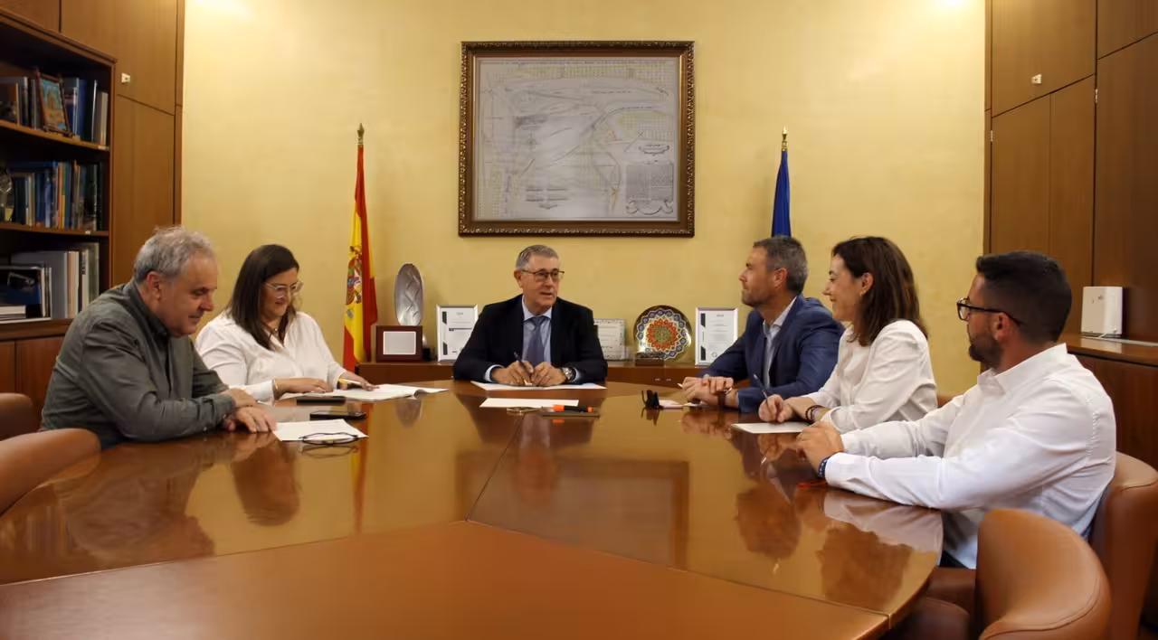 Reuni&oacute;n de Urrea y el alcalde de Caravaca (Foto CHS)