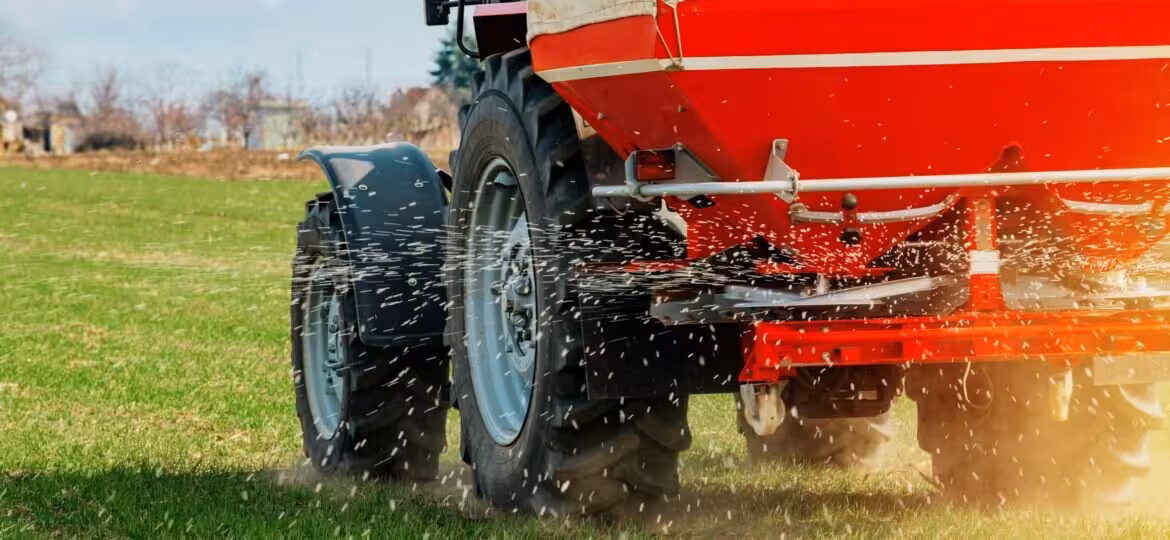 Aplicaci&oacute;n de fertilizantes (Foto COAG Castilla y Le&oacute;n)