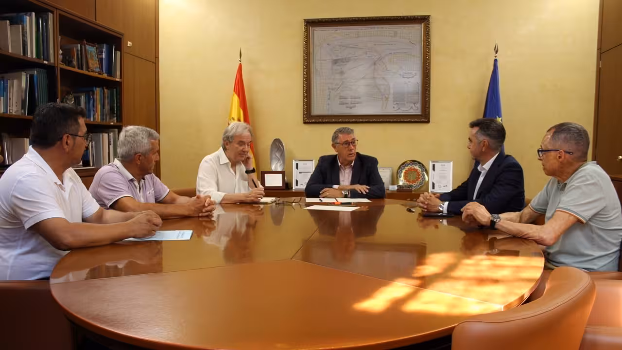Urrea mantiene una reuni&oacute;n de trabajo con los alcaldes de El Pilar de la Horadada y San Pedro del Pinatar (Foto CHS)