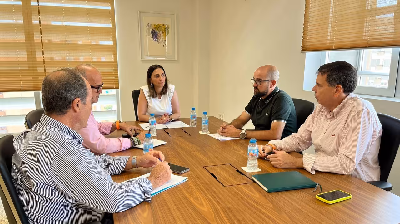 Rubira recibe al nuevo presidente de Ailimpo, Joaqu&iacute;n Rubio (Foto CARM)