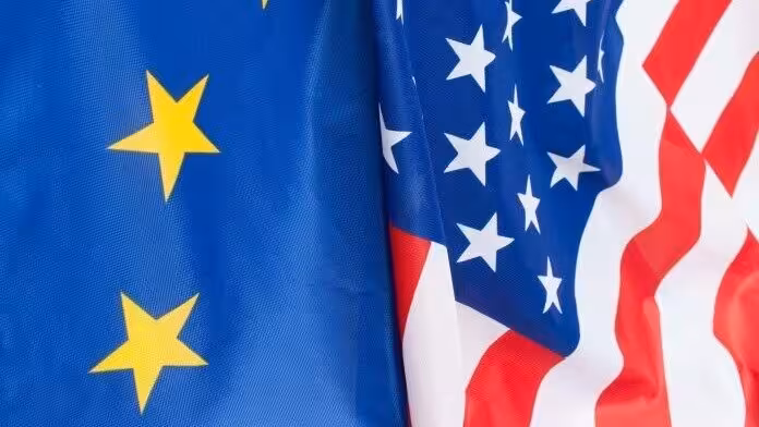 Banderas de EEUU y Europa (Foto COAG Andaluc&iacute;a)