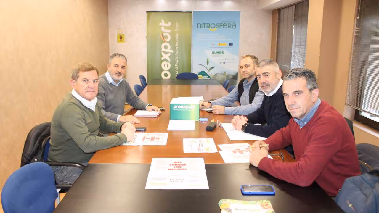 Reuni&oacute;n de Proexport con las OPAs convocantes de la protesta 'Sobran los motivos' el 29-E (Foto Proexport)