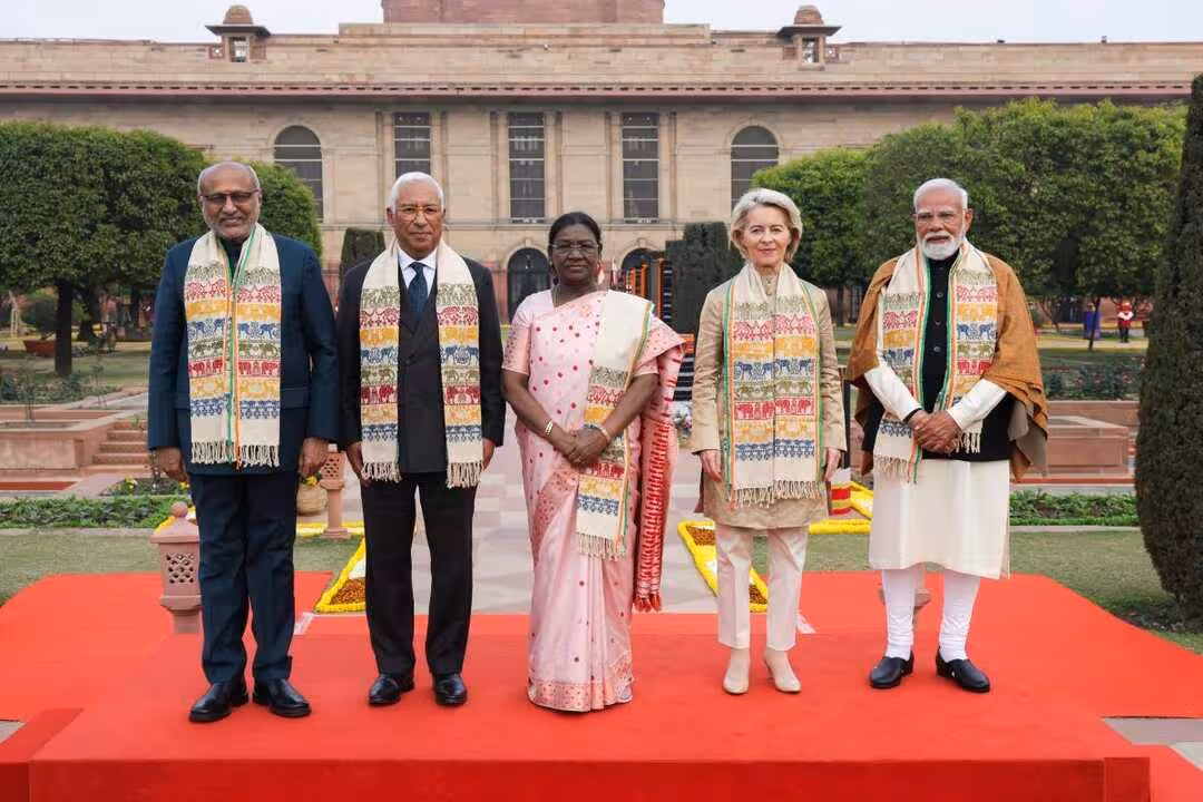 Chandrapuram Ponnusami Radhakrishnan, Ant&oacute;nio Costa, Droupadi Murmu, Ursula von der Leyen, Narendra Modi, de izquierda a derecha (EC Audiovisual Service
Cooperators Producer: CE - Service audiovisuel / Autor: Dati Bendo)