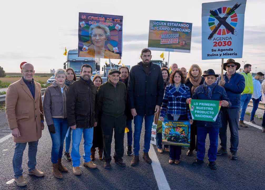 Representantes de Vox en la protesta de agricultores 'Sobran los motivos' (Foto Vox)