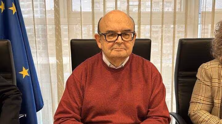 El director general de la Fundaci&oacute;n Instituto Euromediterr&aacute;neo del Agua, Francisco Cabezas Calvo-Rubio, previamente a su comparecencia ante la Comisi&oacute;n (Foto Asamblea Regional)