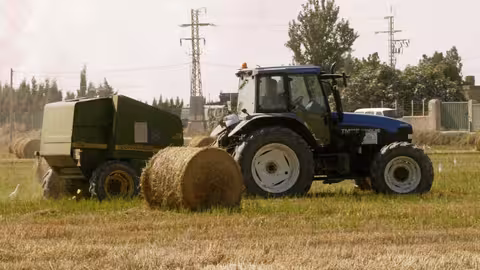 imagenes/w640/Paja_de_arroz04_tractor2FotoGeneralitatvalenciana_1.jpg