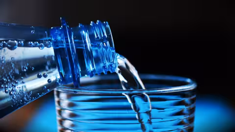 Botella de agua (Foto Mapama)