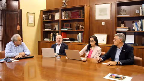 Una delegaci&oacute;n de Chile se re&uacute;ne von Urrea (Foto CHS)