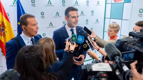 Fern&aacute;ndez-Pacheco atiende a los medios en Fruit Attraction 2024 (Foto Junta de Andaluc&iacute;a)