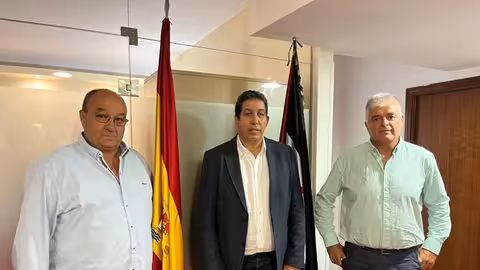 Reuni&oacute;n de Uni&oacute;n y Uniones y el delegado saharaui para Espa&ntilde;a del Frente Polisario (Foto UdU)