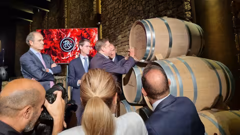 Luis Planas en Haro (La Rioja) en el centenario de Bodegas Ram&oacute;n Bilbao (Foto MAPA)