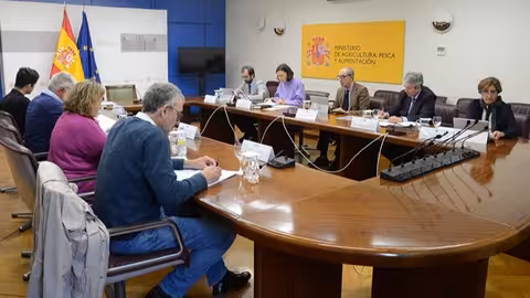 Reuni&oacute;n con las OPAs para el seguimiento de las 43 medidas para el campo (Foto Uni&oacute;n de Uniones)