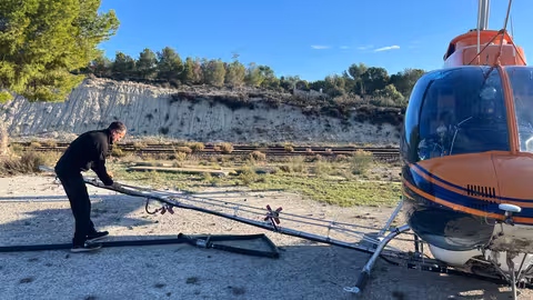 Labores de tratamientos fitosanitarios con medios a&eacute;reos (Foto CARM)