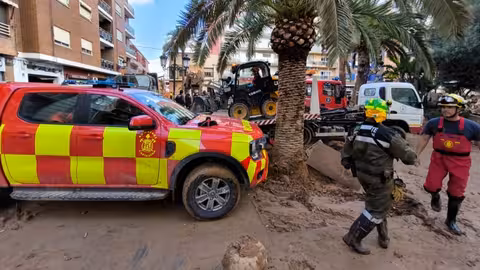Bomberos de Cartagena ayudan tras el paso de la DANA (Foto Ayto Cartagena)