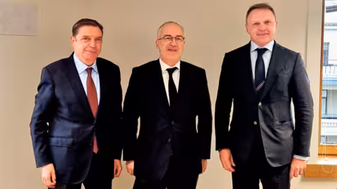Reuni&oacute;n trilateral Espa&ntilde;a-Francia-Italia sobre pesca (Foto MAPA)