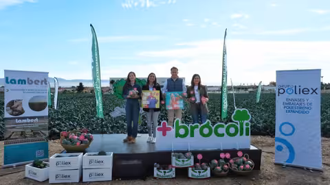 Acto del primer corte de br&oacute;coli de la asociaci&oacute;n +Br&oacute;coli (Foto CARM)