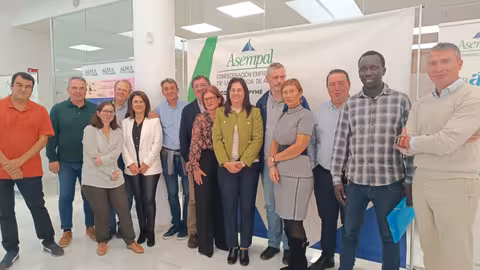 Firma del convenio colectivo del campo de Almer&iacute;a (Foto Asempal)