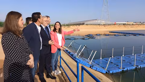 Planta solar flotante de la Comunidad de Regantes campo de Cartagena (Foto CARM